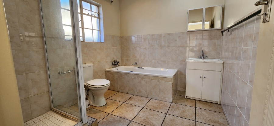 3 Bedroom Property for Sale in Kannoniers Park North West